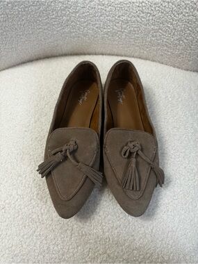 Crown Vintage Taupe Suede Pointed-Toe Tassel Loafers